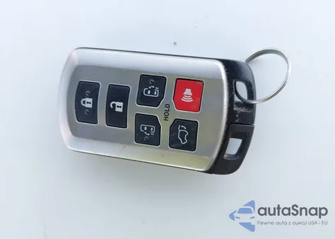 2015 Toyota Sienna Xle 8 Passenger z USA, uszkodzony, nr VIN 5TDYK3DC3FS549992